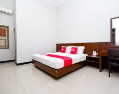Hotelli Hotel Kencana (Tegal, Indonesia)