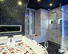 Cijela kuća/apartman Sensual Spa- Love Room Jacuzzi Hammam Terrasse (Nancy, Francuska)