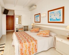 Hotel More (Alcudia, Spain)