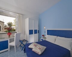 Khách sạn Room In Bb - Ischia, Forio With A Breathtaking View, Above The Poseidon Gardens (Ischia, Ý)