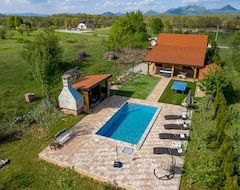 Toàn bộ căn nhà/căn hộ 2 Bedroom Accommodation In Lovinac (Lovinac, Croatia)