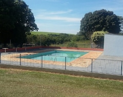 Entire House / Apartment Paraiso Rural Resort (Novo Horizonte, Brazil)
