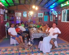 Toàn bộ căn nhà/căn hộ Honorable, Sports Bar And Guesthouse (Odiongan, Philippines)