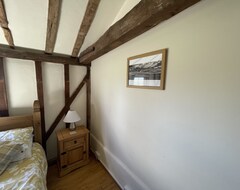 Koko talo/asunto Impeccable 1-bed Apartment In Bradwell On Sea (Southminster, Iso-Britannia)