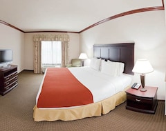 Holiday Inn Express Hotel & Suites Sherman Highway 75, An Ihg Hotel (Sherman, USA)