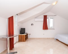 Lejlighedshotel Apartments Karolina (Novalja, Kroatien)
