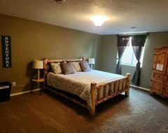 Entire House / Apartment Make Memories At Our Unique & Family/pet-friendly Log Home In Historic Ft Benton (Fort Benton, USA)
