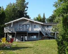 Entire House / Apartment Family Waterfront Cottage - Mckellar, Ontario (McKellar, Canada)