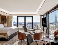 Khách sạn Bvlgari Hotel, Paris (Paris, Pháp)