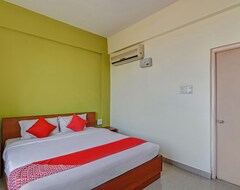 Hotel OYO 23626 Country Club Pune (Pune, India)