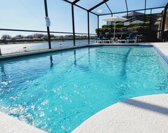 Khách sạn Lakeside Villa W/ Sunny Private Pool Deck, Very Close To Theme Parks/restaurants (Kissimmee, Hoa Kỳ)