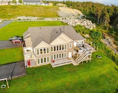 Entire House / Apartment Saltwater Manor Oceanview Villa Holyrood (Holyrood, Canada)