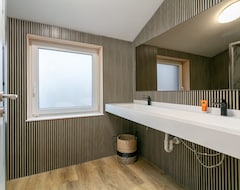 Cijela kuća/apartman Beautiful Group House In Limburg With Shared Outdoor Pool (Hechtel-Eksel, Belgija)