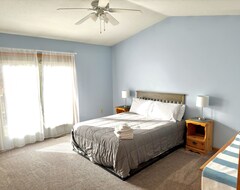 Toàn bộ căn nhà/căn hộ Entire Home Featuring Two Master Suites. Sleeps 10 Total. (Chocolay Charter Township, Hoa Kỳ)