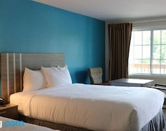 Hotel Sunbird Cape Cod Resort (West Yarmouth, USA)