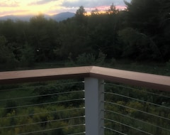 Toàn bộ căn nhà/căn hộ Beautiful Views Of The Green Mountains And Sterling Range. 10 Minutes To Vt Park (Wolcott, Hoa Kỳ)