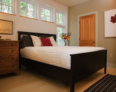 Koko talo/asunto Perfectly Lovely Two Bedroom Guest Cottage 1/2 Mi To Village, Beach, Mountains (Brooklin, Amerikan Yhdysvallat)