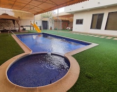 Cijela kuća/apartman Charming 2-bedroom Villa With Swimming Pool, Wifi And Ac In Enchanting Shahrakan (Riffa, Bahrein)
