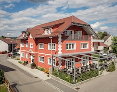 Pansiyon Gasthof & Metzgerei Zum Roten Haus (Langenenslingen, Almanya)