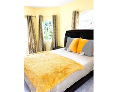 Hele huset/lejligheden 3 Bedrooms 4 Bathrooms-3ks Golden Circle House (Christiana, Jamaica)