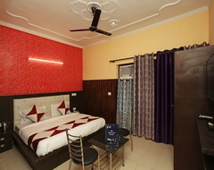 Otel OYO 11556 Om Guest House Residency (Delhi, Hindistan)