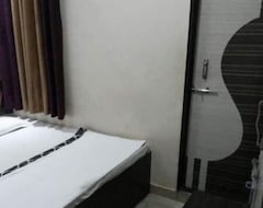 Oyo 6561 Hotel Rishikuti (Ujjain, Indija)