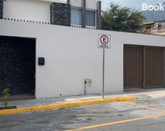 Toàn bộ căn nhà/căn hộ Casa Completa Con Patio, Asador Y Estacionamiento (Monterrey, Mexico)