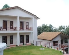 Khách sạn Clarks Inn Binsar (Almora, Ấn Độ)