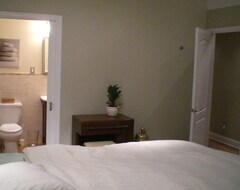 Toàn bộ căn nhà/căn hộ Updated Spacious 3 Bedroom, 2 Bath Condo 90 Day Minimum (Westfield, Hoa Kỳ)