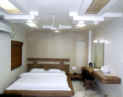 Khách sạn Hotel Samrat (Baharampur, Ấn Độ)