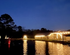 Entire House / Apartment Lake Side Weddings And Events (Shepherd, USA)