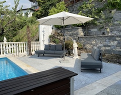 Tüm Ev/Apart Daire Romantic Holiday Home With A Fantastic View Of Lake Maggiore And The Pool (Gordola, İsviçre)