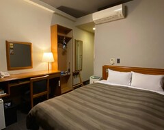 Hotelli Hotel Route-Inn Naha Asahibashi Eki Higashi (Naha, Japani)