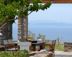 Toàn bộ căn nhà/căn hộ Akrotiri, Stone Built Villa With Panoramic View (Otzias, Hy Lạp)