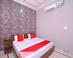 Khách sạn OYO 16431 Hotel New Comfort 1 (Nalagarh, Ấn Độ)