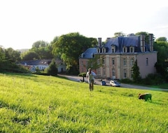 Toàn bộ căn nhà/căn hộ Gite Du ChÂteau De La Caloterie - Sleeps 8 To 12 People (La Calotterie, Pháp)