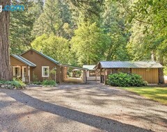 Koko talo/asunto Outdoor Adventure Tranquil Creekside Retreat (Merlin, Amerikan Yhdysvallat)