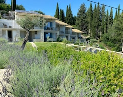 Casa/apartamento entero N/E Coast/Completely Renewed Luxury House/200Meters From Beach/Total Peace/Views (Kalami, Grecia)