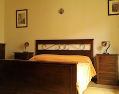 Khách sạn Alzgoa Hotel House - Azalea Mini-Apartment 2 (Randazzo, Ý)