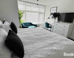 Hele huset/lejligheden Flat B 2 Bed Apartment In The Centre Of Roundhay, With Ev Charging (Leeds, Storbritannien)