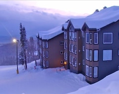 Hele huset/lejligheden Have Fun With The Family- Hot Coco By The Fire And Apres Ski Hot Tub! (Beaverdell, Canada)