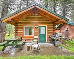 Hele huset/lejligheden New! Cozy Seward Studio Cabin Near Salmon Creek! (Seward, USA)