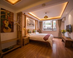 Otel Ming Palace Youth Hostel (Guilin, Çin)
