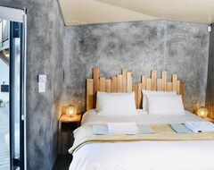 Hotel Haven Point (Cape Town, South Africa)