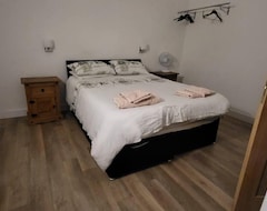 Otel Deepcut Lodge Bed & Breakfast (Camberley, Birleşik Krallık)