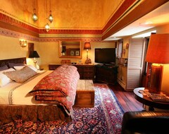 Hotel Alpenhof Bed & Breakfast (Media, USA)