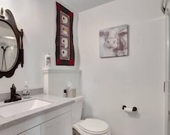 Casa/apartamento entero Marr Manor - Studio Bnb With Private Bath Downtown (Weston, EE. UU.)