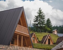 Koko talo/asunto Jela Natural Resort (Andrijevica, Montenegro)
