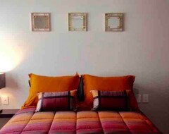 Koko talo/asunto Alcantara Apartment Close To The Beach, Shops, Ground Floor, Good Wi-fi (Mazatlán, Meksiko)