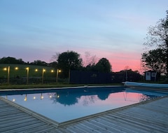 Koko talo/asunto 17th Century Manor With Private Pool (Saint-Germain-les-Belles, Ranska)